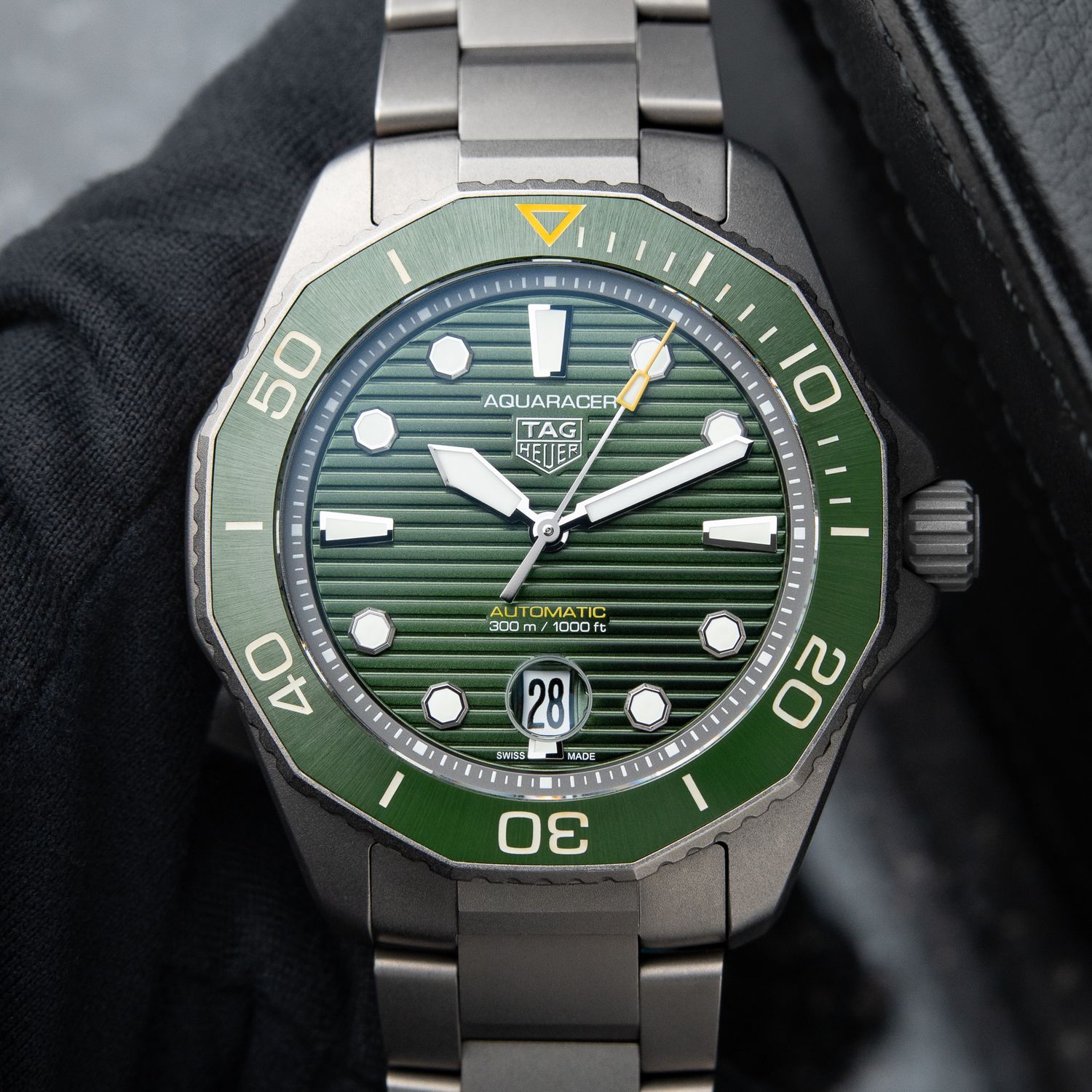 TAG Heuer Aquaracer Professional 300 Date Green Titanium Bracelet Diver 43