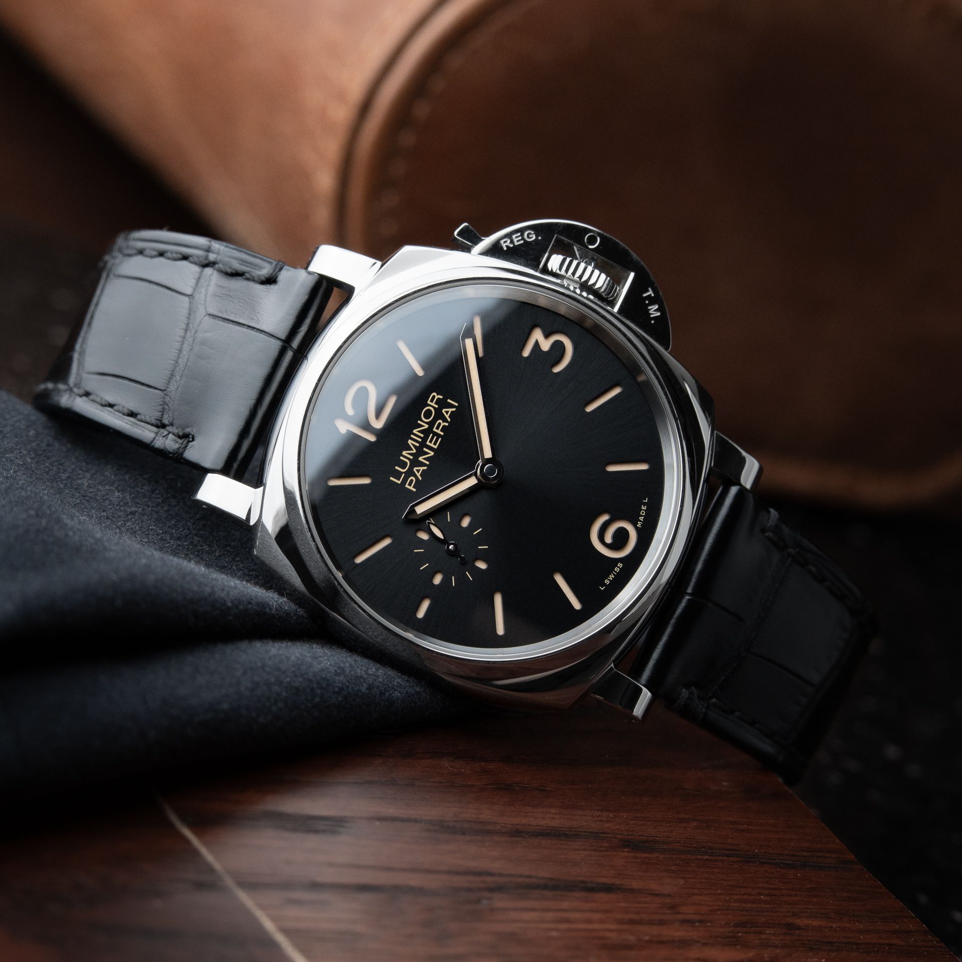 Panerai Luminor Due 42mm Black Sunburst Dial Steel Leather 3 Days Pam676