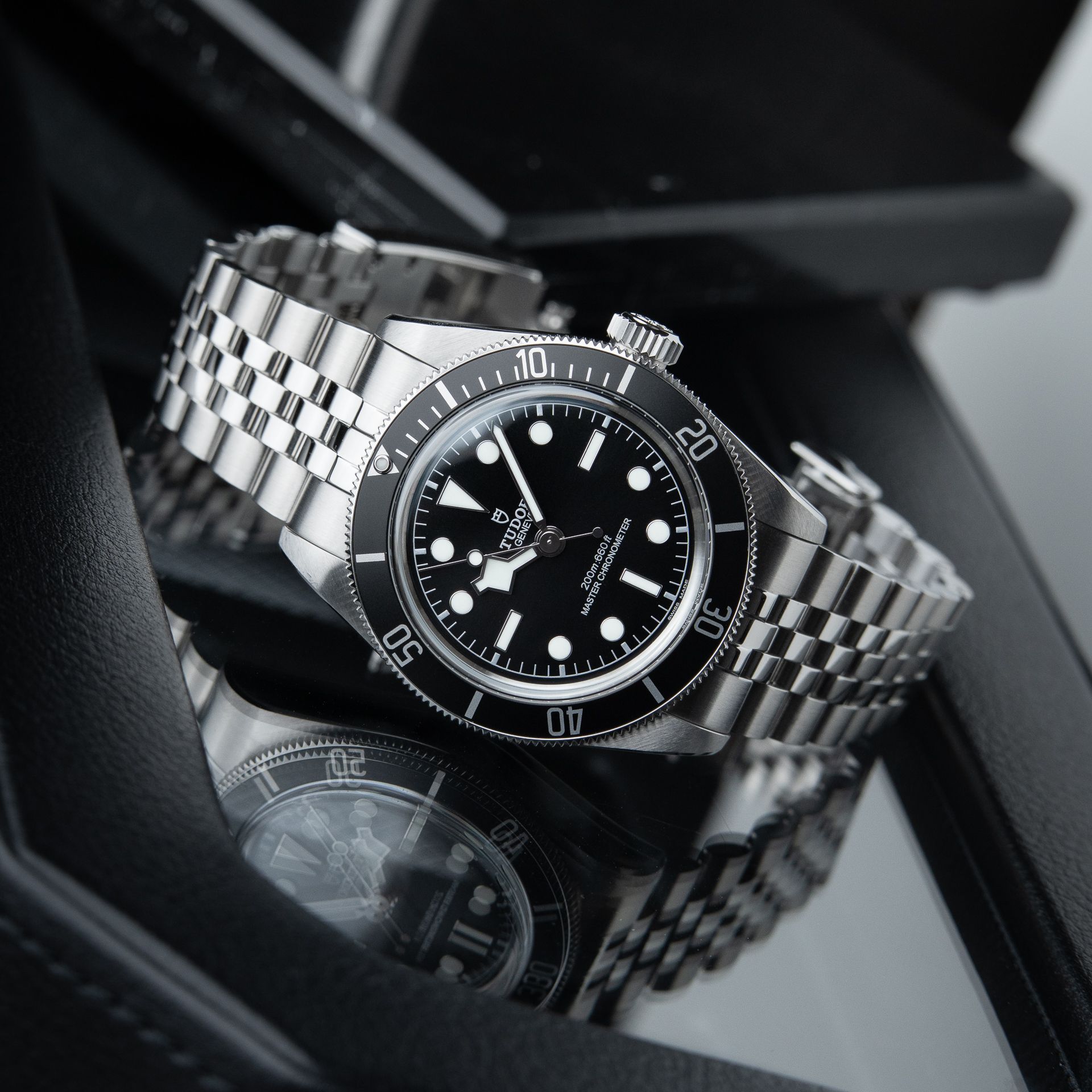 Tudor Black Bay 41 8/2024 Black Dial Steel Bracelet Jubilee Monochrome Set