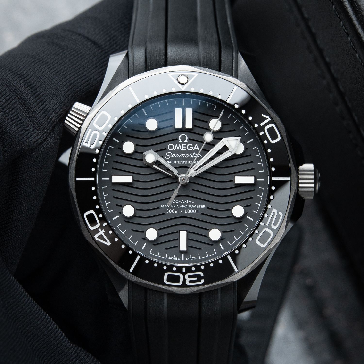 Omega Seamaster Diver 300M Black Ceramic Grey Dial Rubber Automatic Set