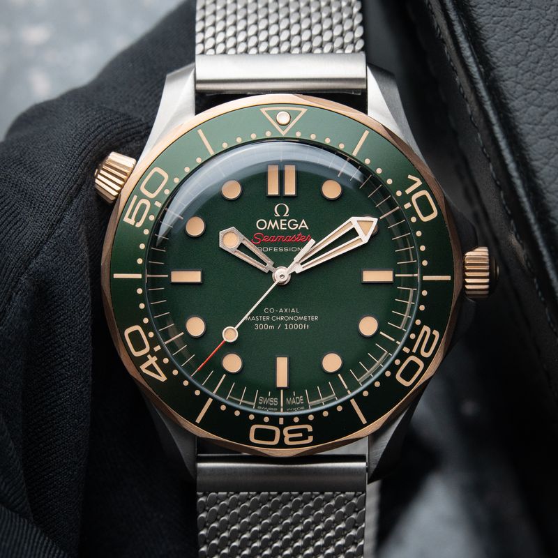 OMEGA Seamaster Diver 300M UNWORN 12/2025 Bronze Gold Green Mesh Titanium