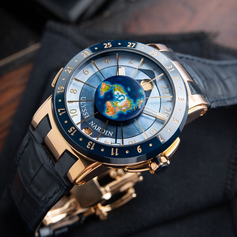 Ulysse Nardin Executive Moonstruck Astronomical GMT Rose Gold Ceramic MOP