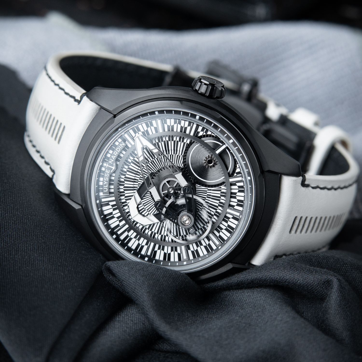Ulysse Nardin Freak X Yagasuri UNWORN Arrow Feather Dial - Limited Edition of 30 - DLC Titanium White Watch Ulysse Nardin Freak X Yagasuri UNWORN Arrow Feather Dial - Limited Edition of 30 - DLC Titanium White Watch