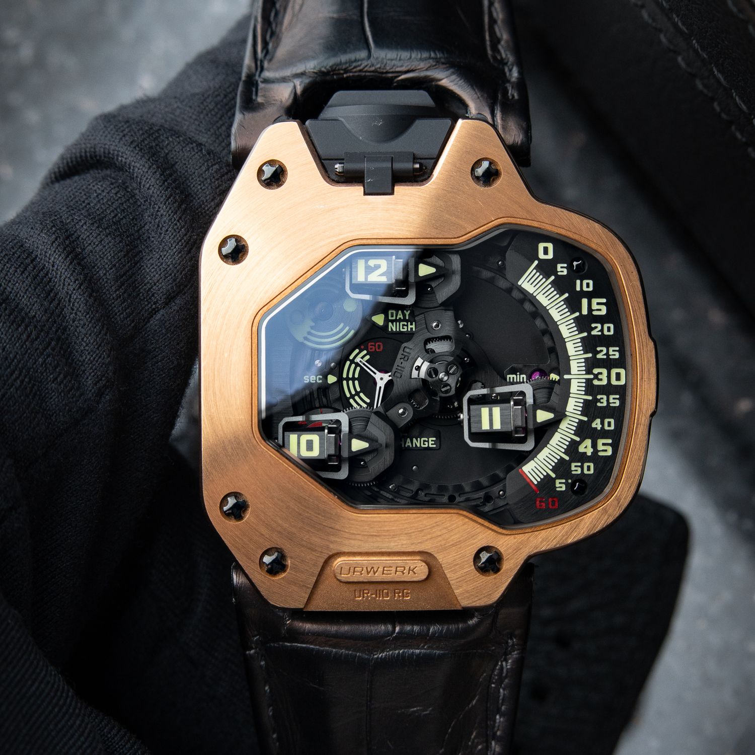 URWERK UR-110 Torpedo RG 2022 Limited Edition 55 Rose Gold Black Leather