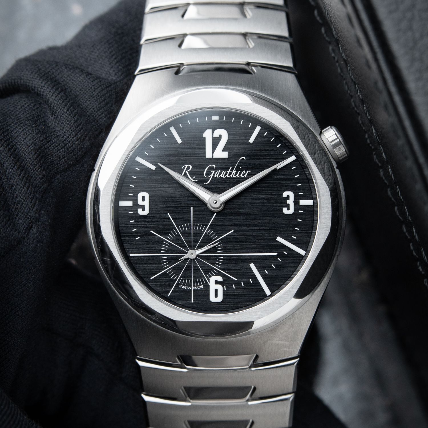 Romain Gauthier C 5/2025 Black Dial Titanium Edition Bracelet Manual 41mm