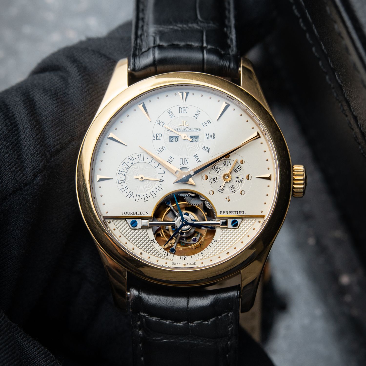 Jaeger-LeCoultre Master Grande Tradition Quantieme Tourbillon Perpetual Calendar Yellow Gold Limited Edition