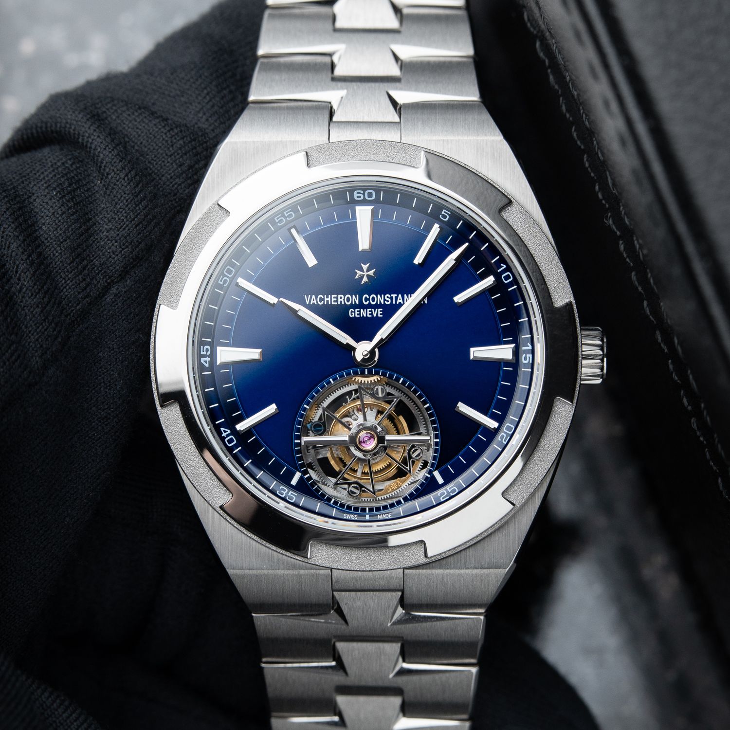 Vacheron Constantin Overseas Tourbillon UNWORN 6/2025 Blue Titanium Bracelet