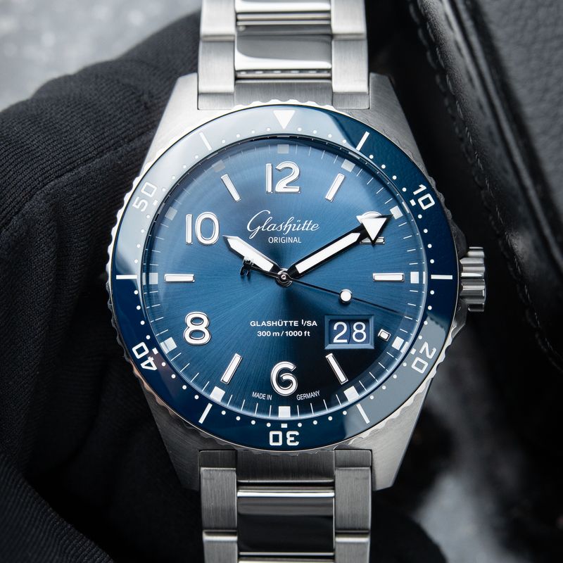 Glashutte Original SeaQ 1/2025 Panorama Date Blue Dial Steel Bracelet 43.2