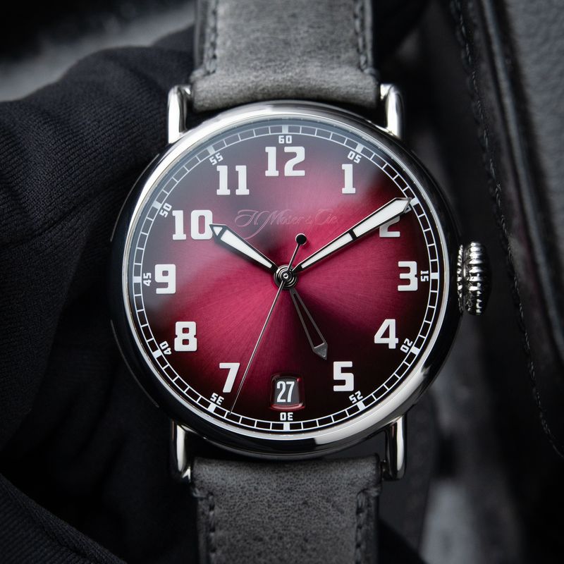 H.Moser & Cie. Heritage Dual Time UNWORN 1/2026 Burgundy Fume Dial Date 42