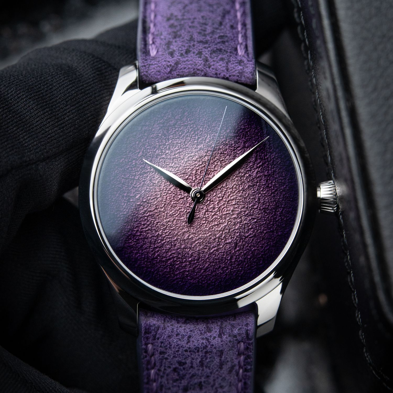 H.Moser & Cie. Endeavour Centre Seconds UNWORN 12/2025 Concept Purple Enamel
