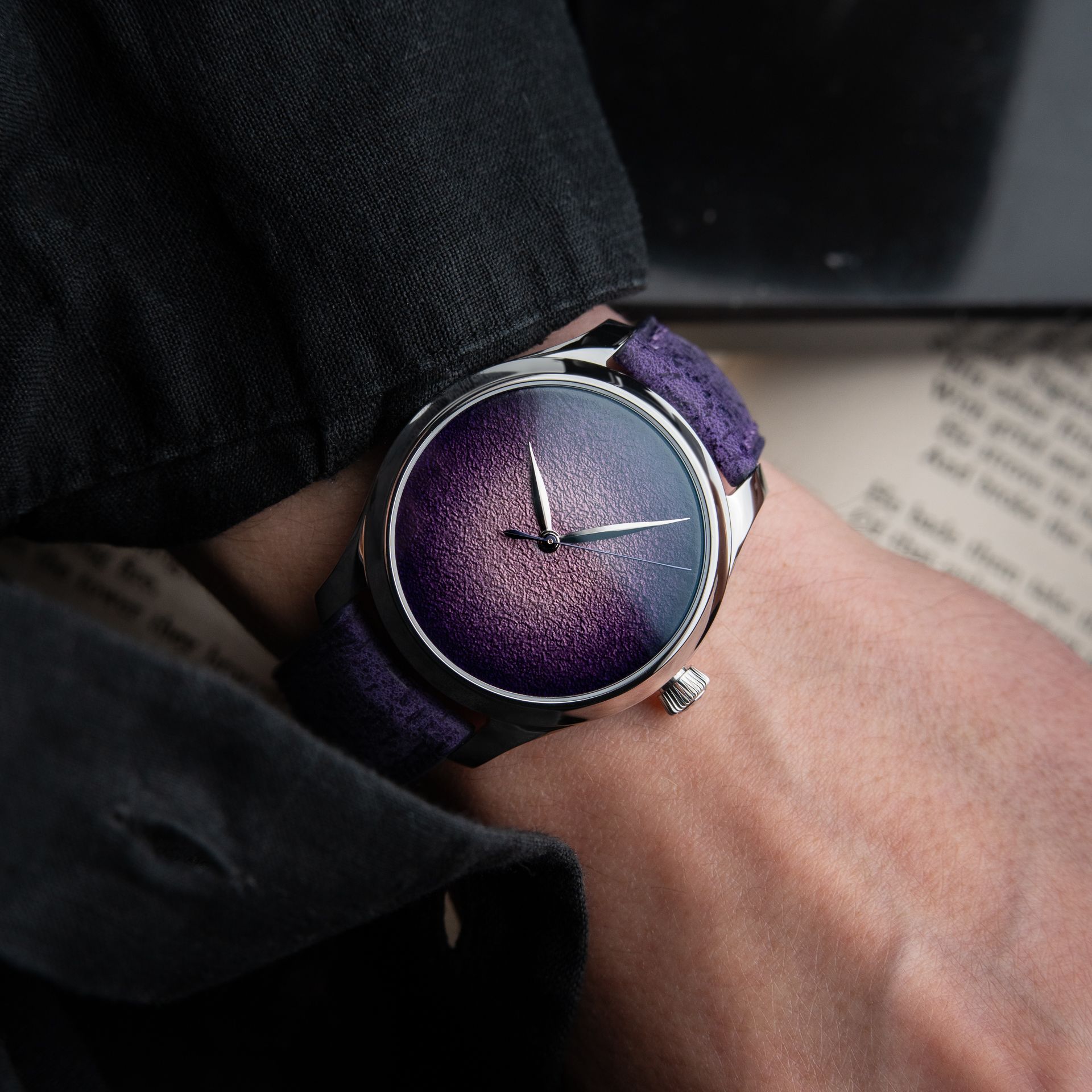 H.Moser & Cie. Endeavour Centre Seconds UNWORN 12/2025 Concept Purple Enamel