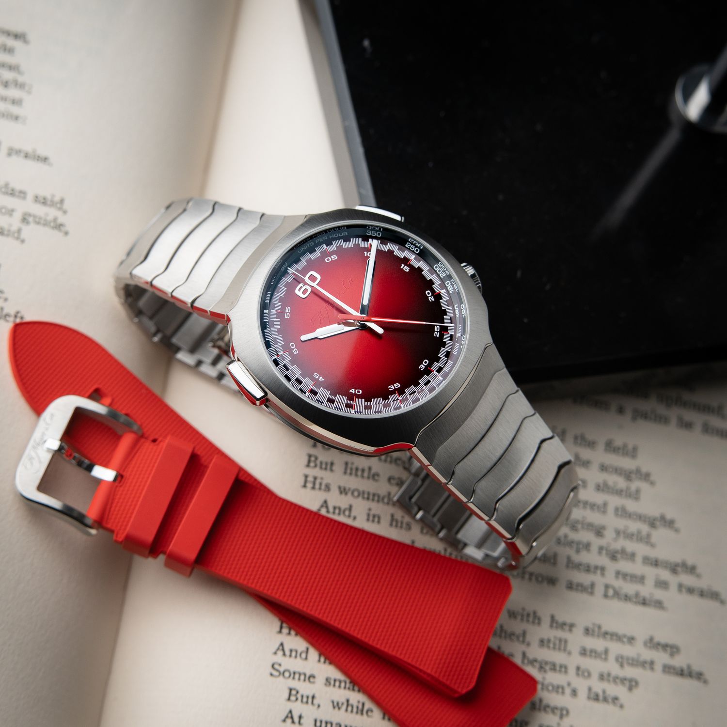 H.Moser & Cie. Streamliner Flyback Chronograph UNWORN Red Cortina