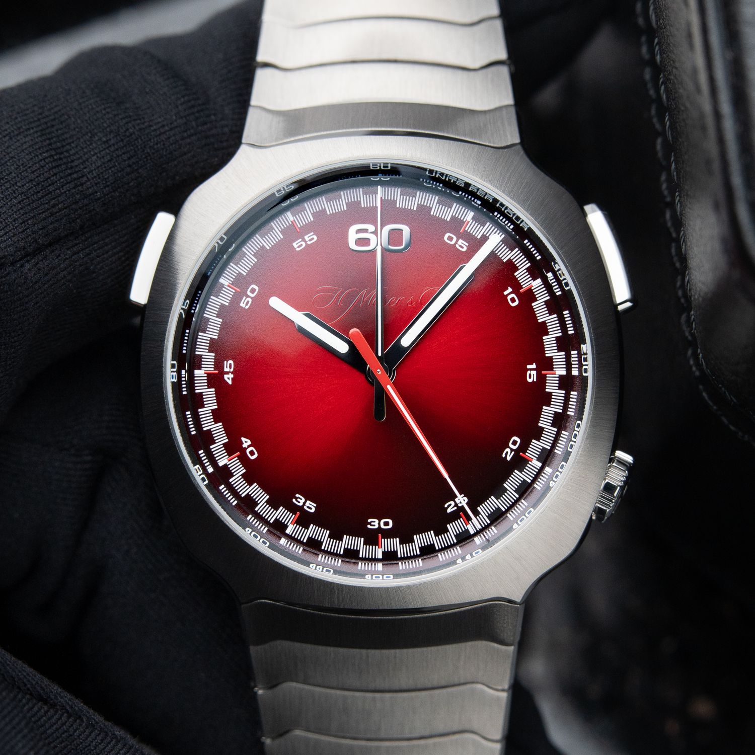 H.Moser & Cie. Streamliner Flyback Chronograph UNWORN Red Cortina Limited Edition