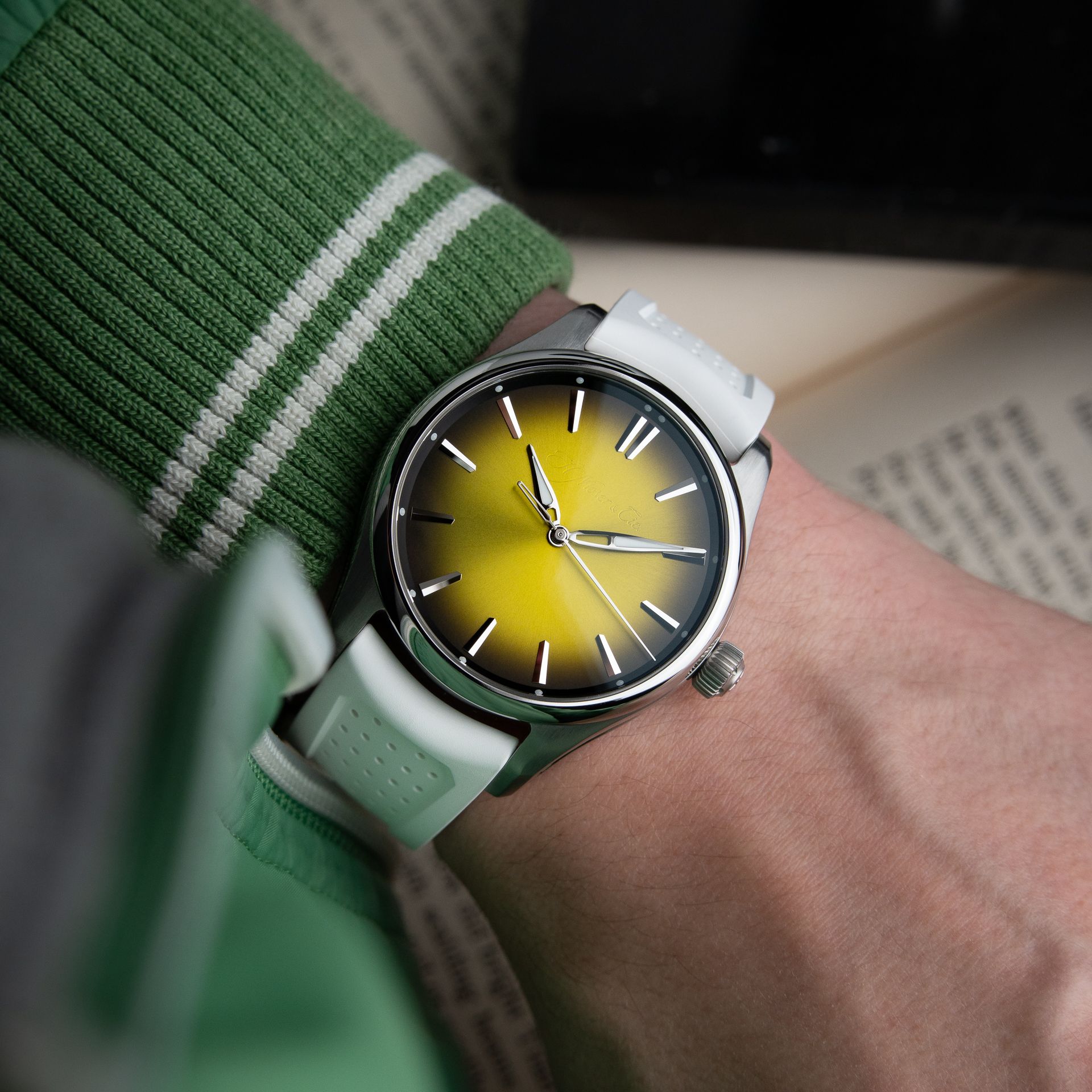 H.Moser & Cie. Pioneer Centre Seconds UNWORN 2026 Sunny Side Up Yellow 40