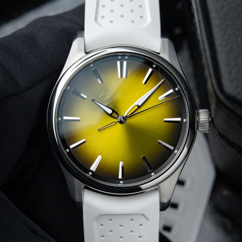H.Moser & Cie. Pioneer Centre Seconds UNWORN 2026 Sunny Side Up Yellow 40