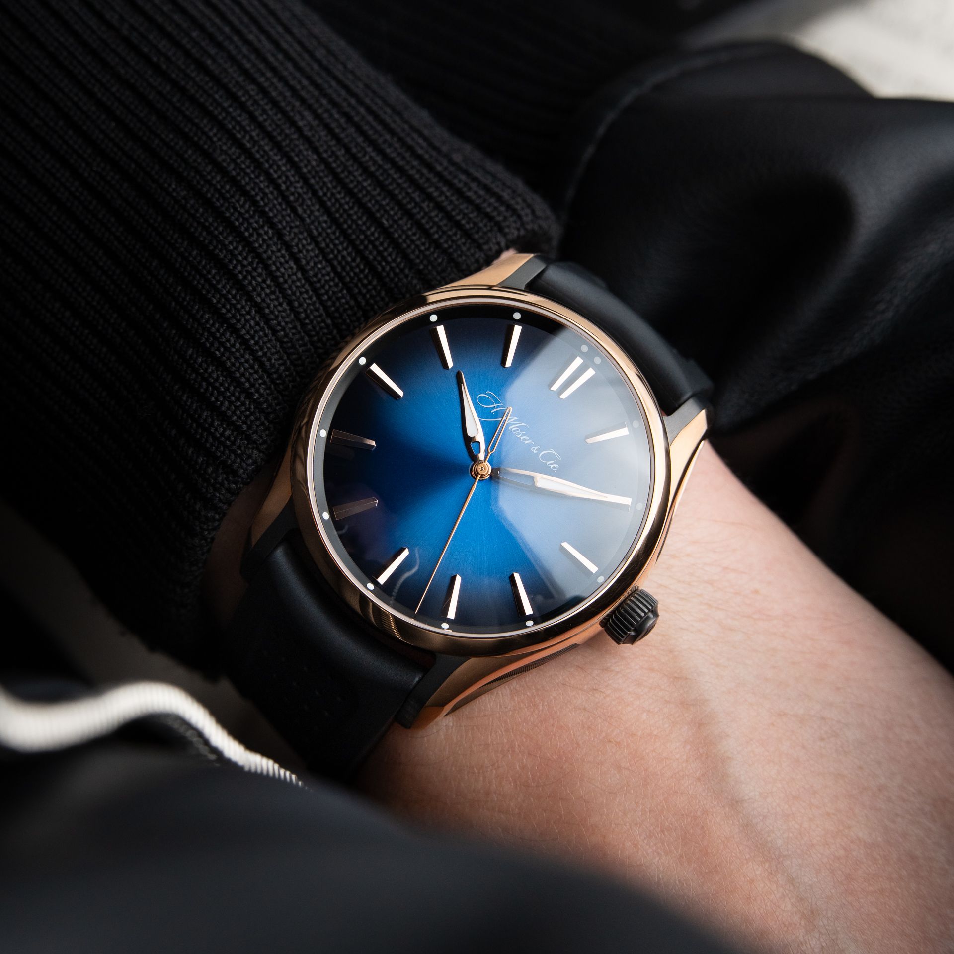 H.Moser & Cie. Pioneer Centre Seconds Blue Fume Rose Gold DLC Titanium Set