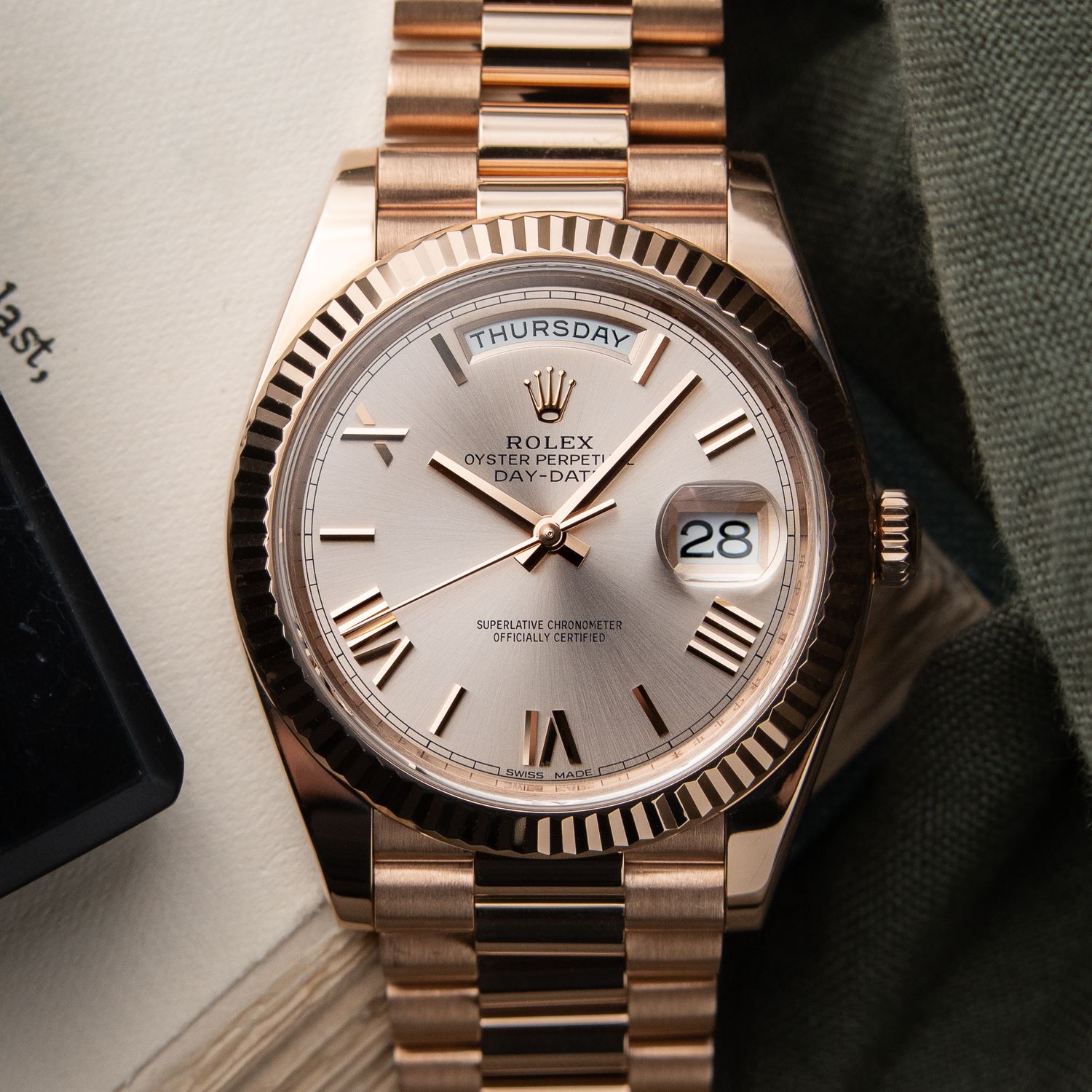 Rolex Oyster Perpetual Day-Date 40 Rose Gold Presidental Sundust Fluted