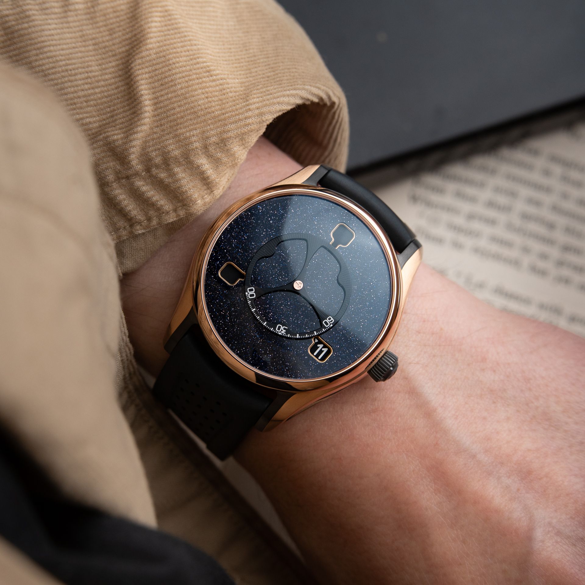 H.Moser & Cie. Pioneer Flying Hours UNWORN 2026 Limited Edition Red Gold Aventurine