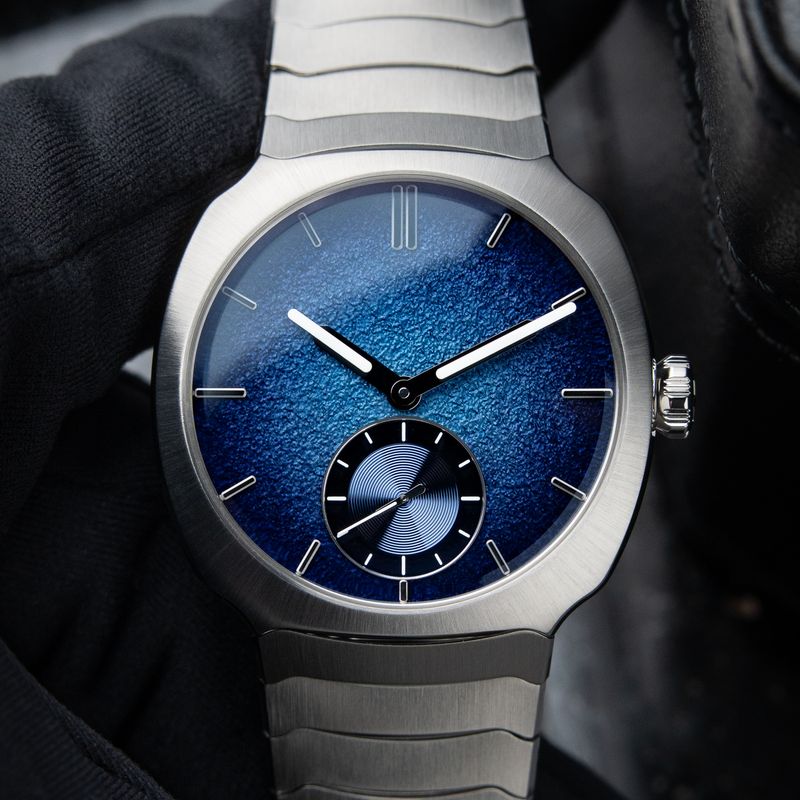 H.Moser & Cie. Streamliner UNWORN 12/2025 Small Seconds Blue Enamel Steel