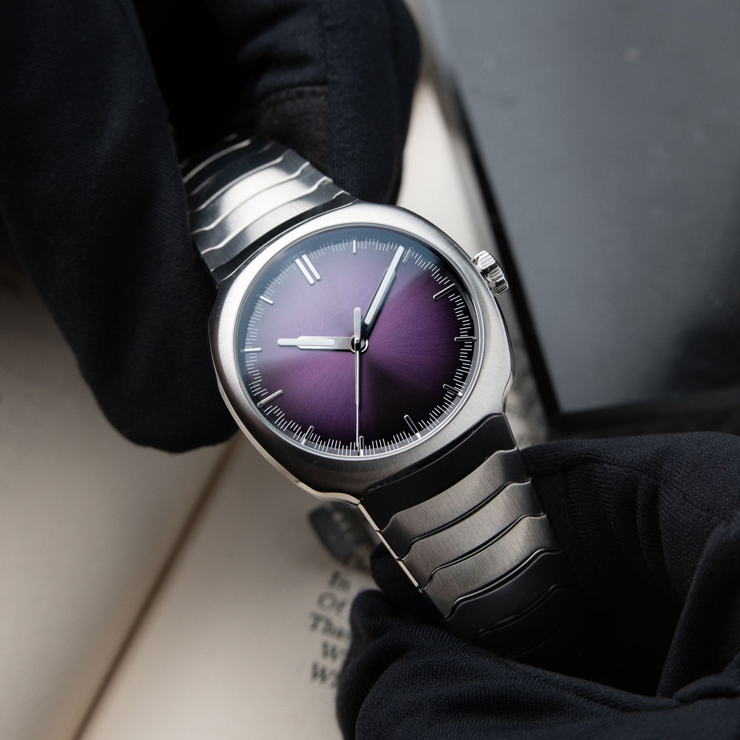 H.Moser & Cie. Streamliner 3/2025 Centre Seconds Purple Haze