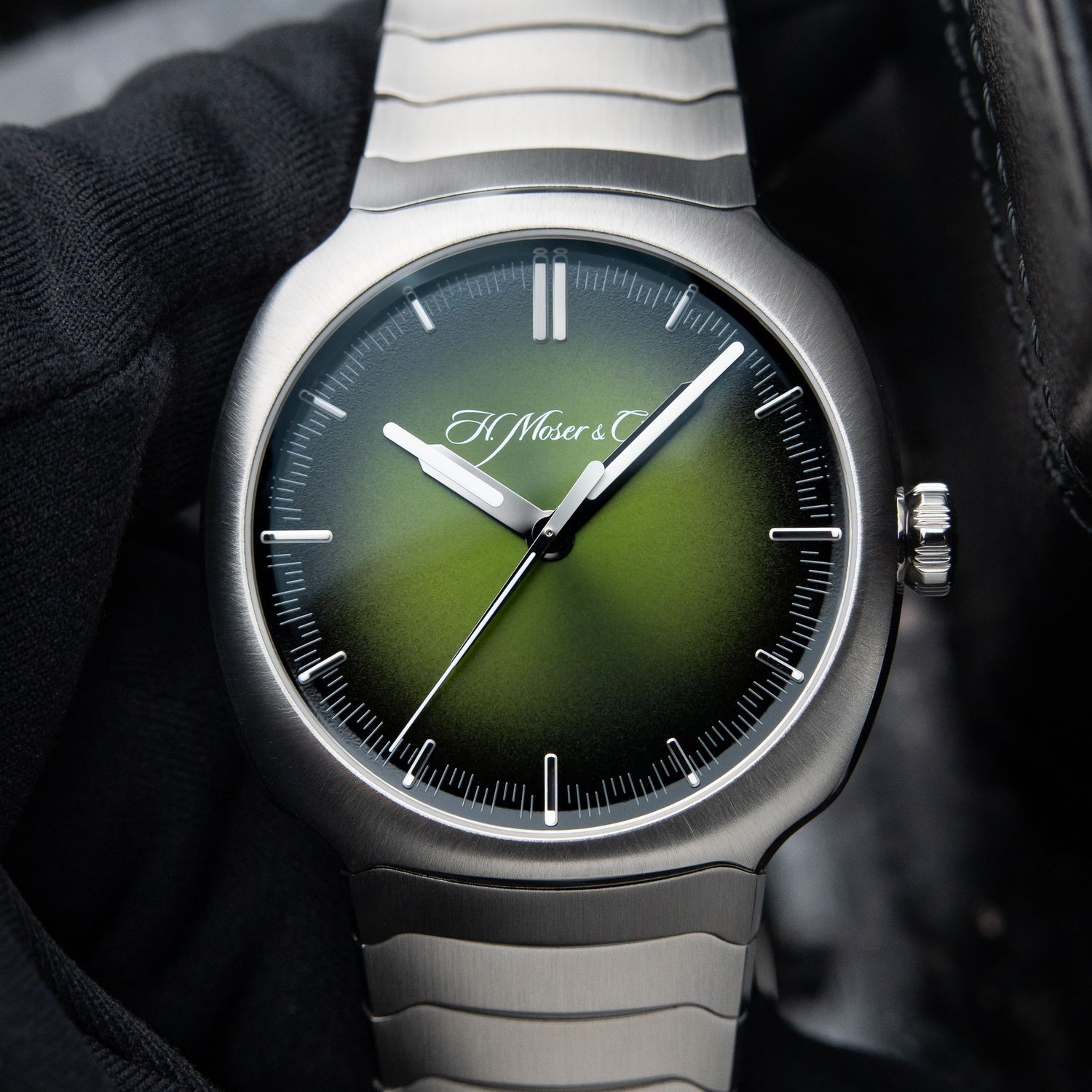 H.Moser & Cie. Streamliner Centre Seconds Green Dragon Steel Bracelet 40mm