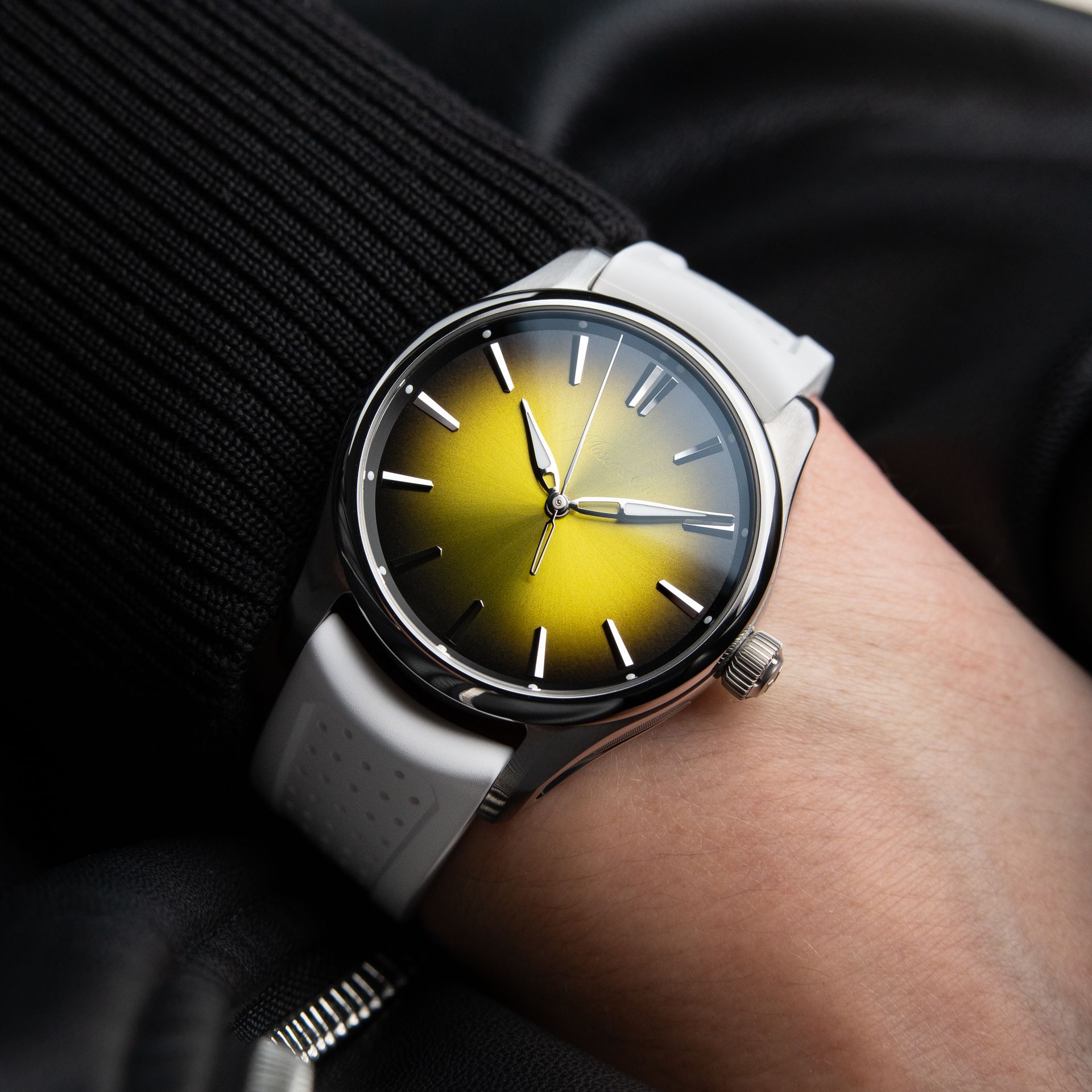 H.Moser & Cie. Pioneer Centre Seconds UNWORN 2025 Sunny Side Up Yellow 40