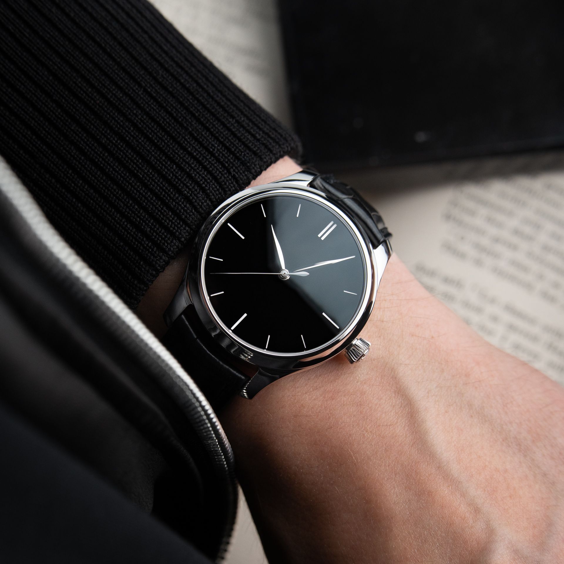H.Moser & Cie. Endeavour Centre Seconds UNWORN 8/2025 Vantablack Indices