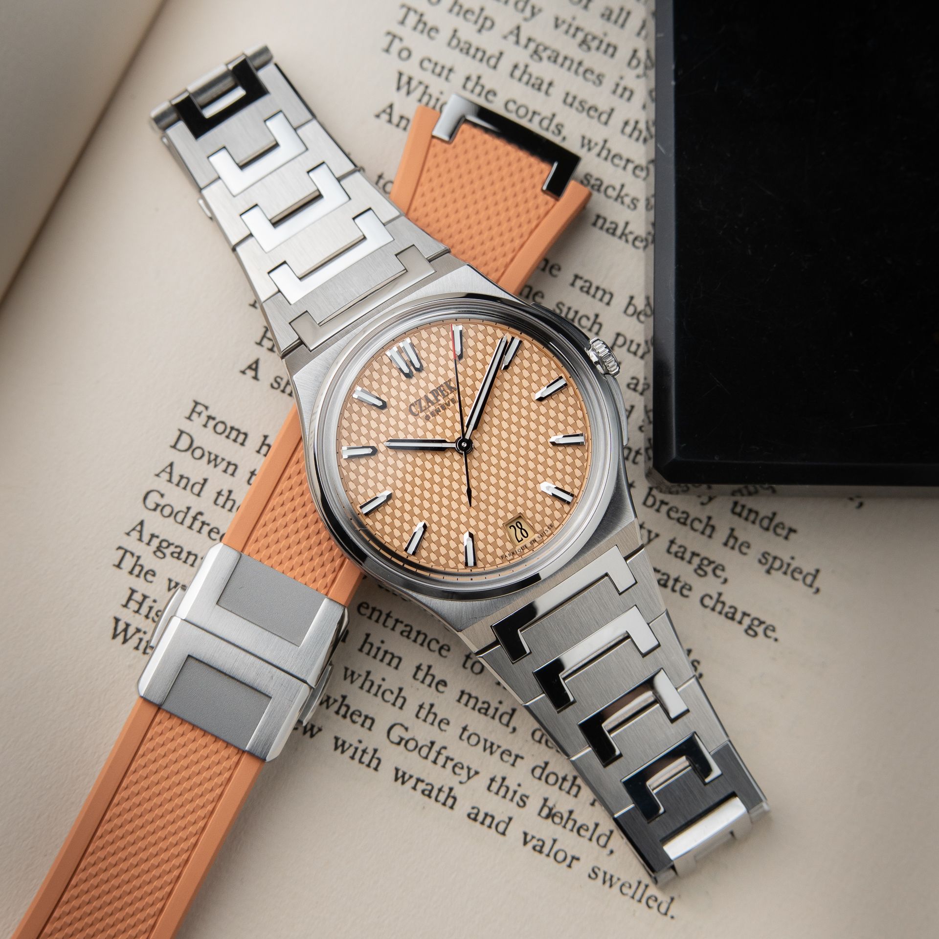 Czapek Antarctique Passage De Drake Salmon S 38.5mm Steel Bracelet Strap
