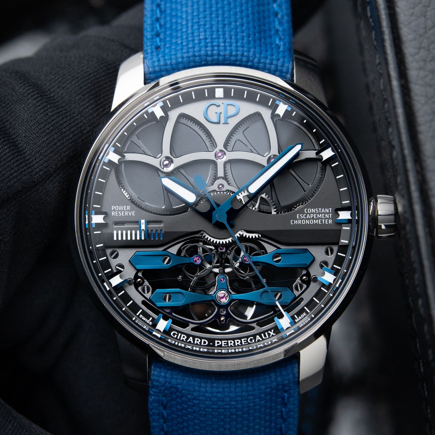 Girard Perregaux Neo Constant Escapement UNWORN 2026 Limited Edition Blue Titanium 93510 Girard Perregaux Neo Constant Escapement UNWORN 2026 Limited Edition Blue Titanium 93510