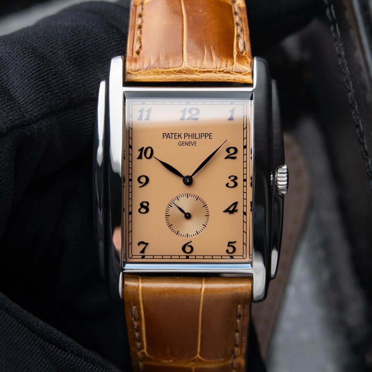 Patek Philippe Gondolo 5124G White Gold Salmon Rose Dial Leather Set Patek Philippe Gondolo 5124G White Gold Salmon Rose Dial Leather Set