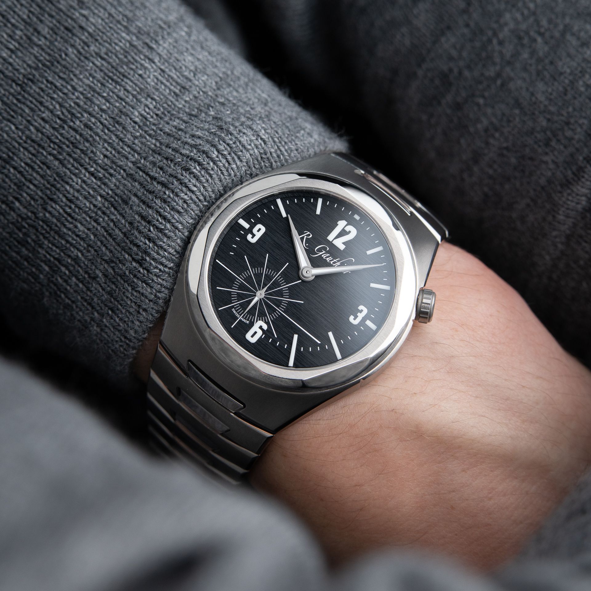 Romain Gauthier C 5/2025 Black Dial Titanium Edition Bracelet Manual 41mm