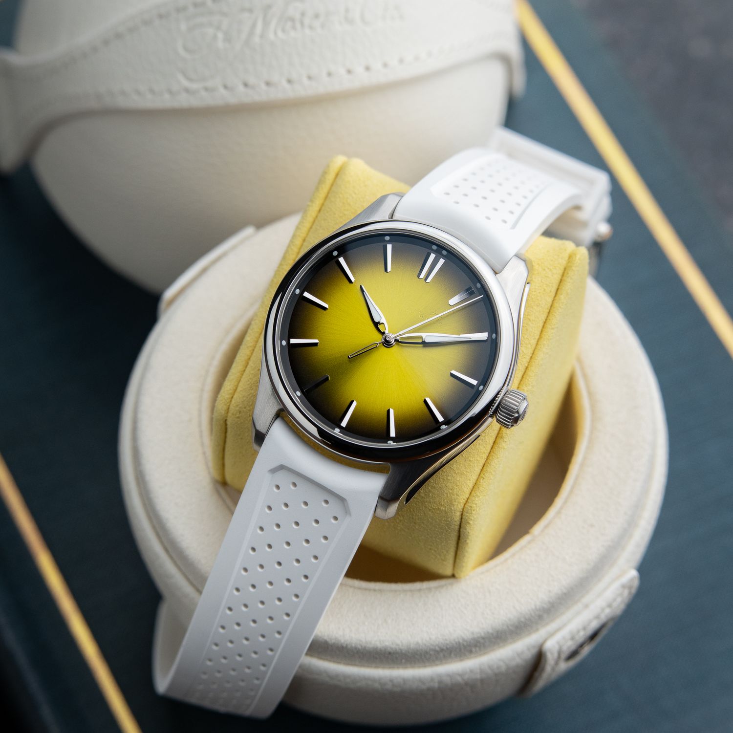 H.Moser & Cie. Pioneer Centre Seconds UNWORN 2026 Sunny Side Up