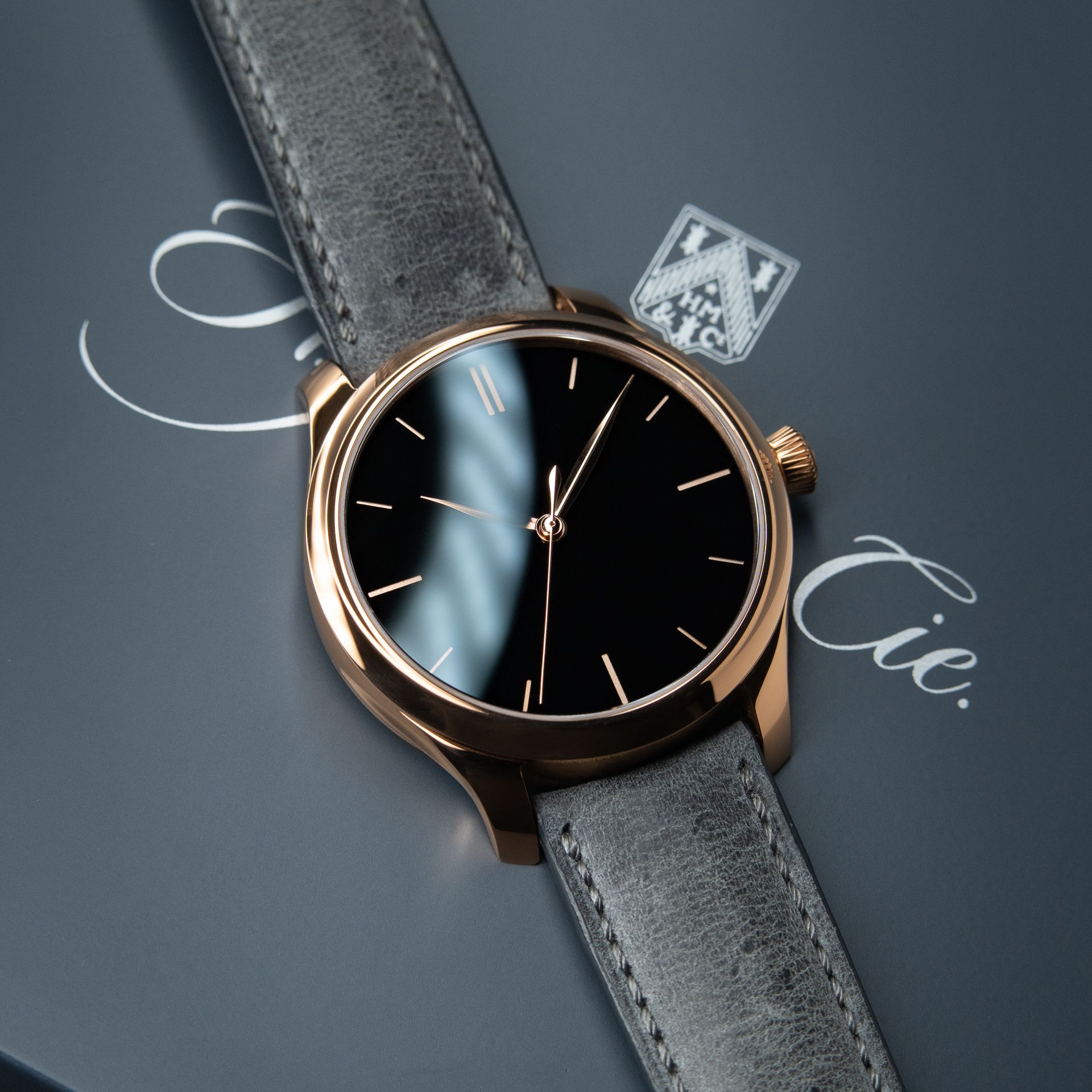 H.Moser & Cie. Endeavour Centre Seconds UNWORN 5/2026 Vantablack Red Gold
