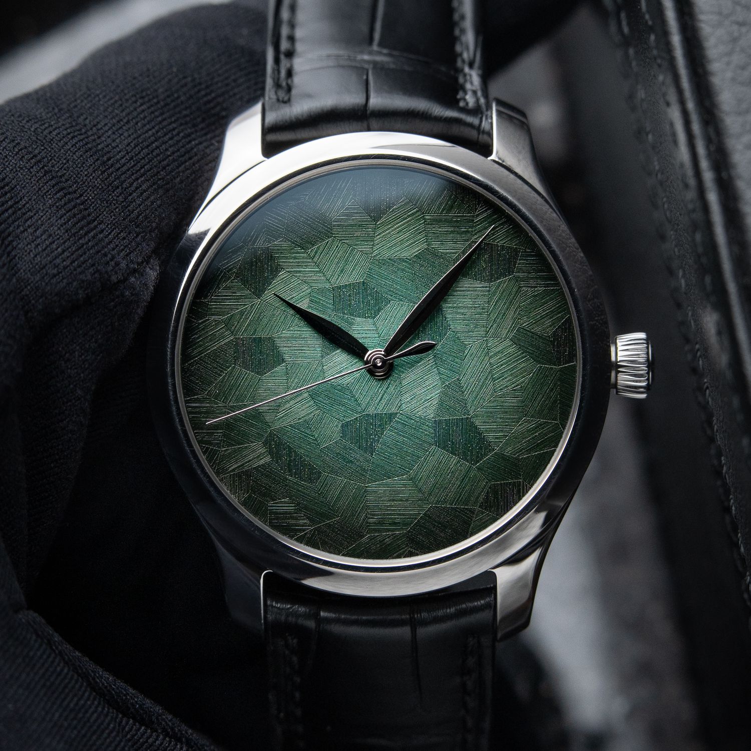 H.Moser & Cie. Endeavour Centre Seconds Mosaic Green Limited Edition Steel H.Moser & Cie. Endeavour Centre Seconds Mosaic Green Limited Edition Steel