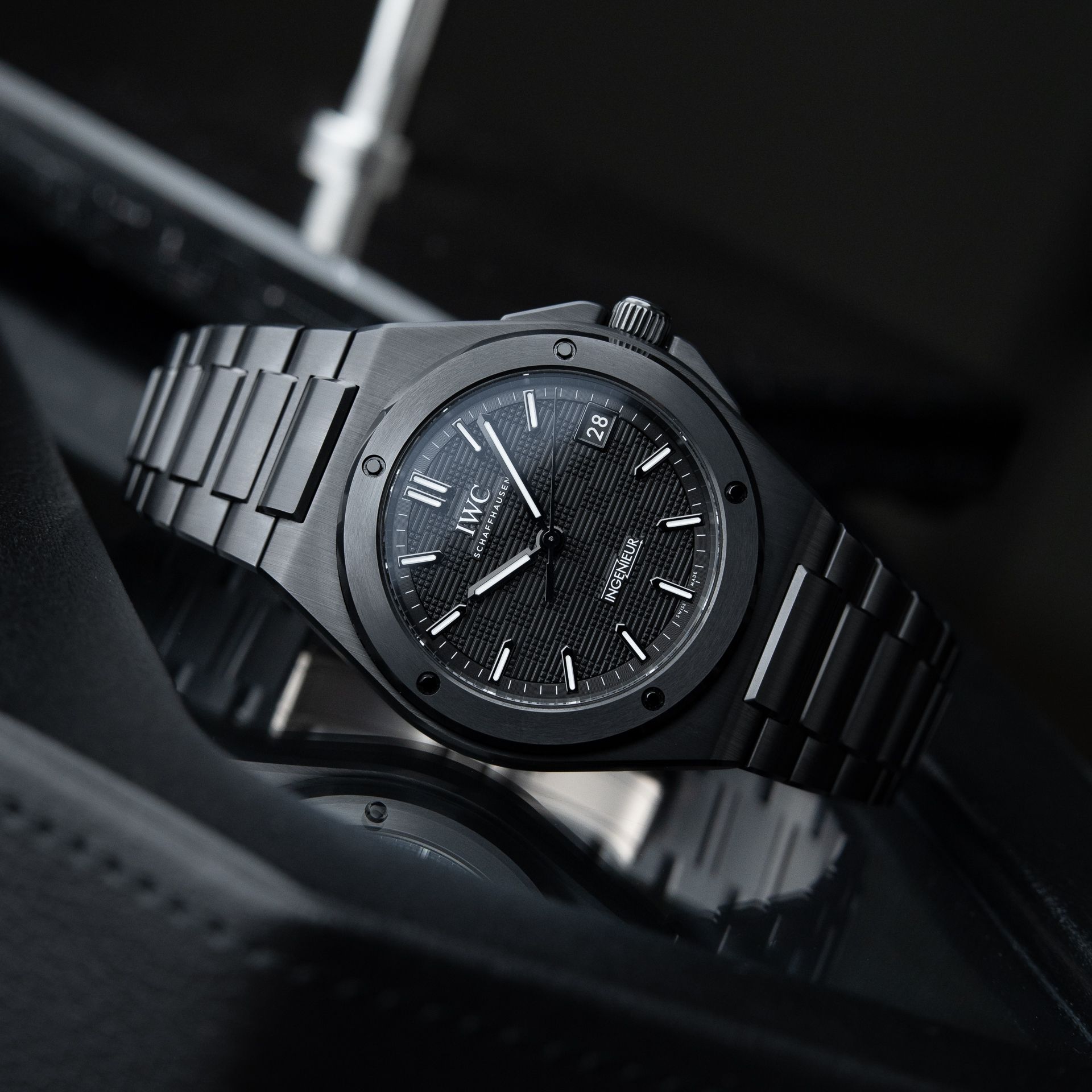 IWC Ingenieur UNWORN Black Ceramic Braclet Date Black Dial Automatic
