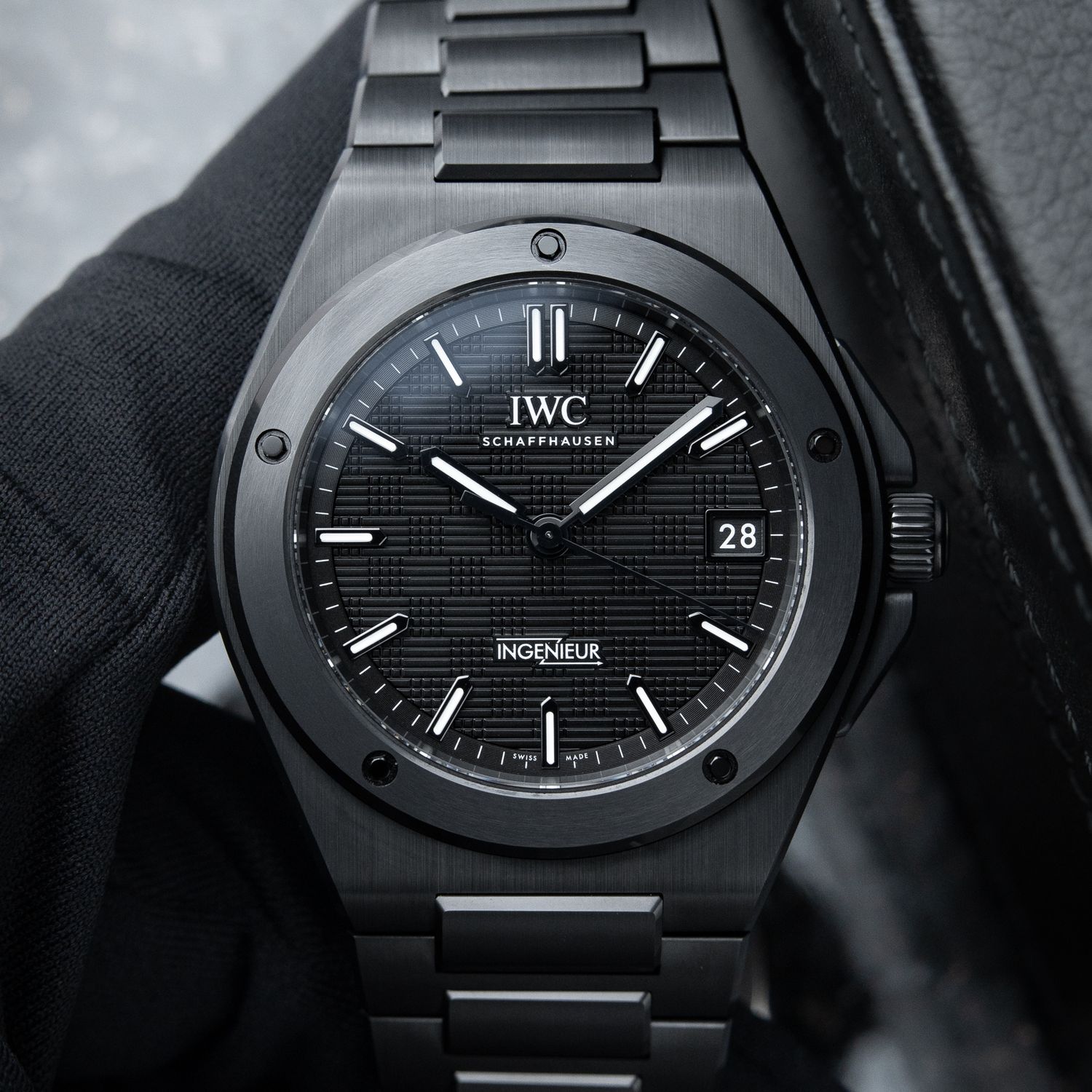 IWC Ingenieur UNWORN Black Ceramic Braclet Date Black Dial Automatic