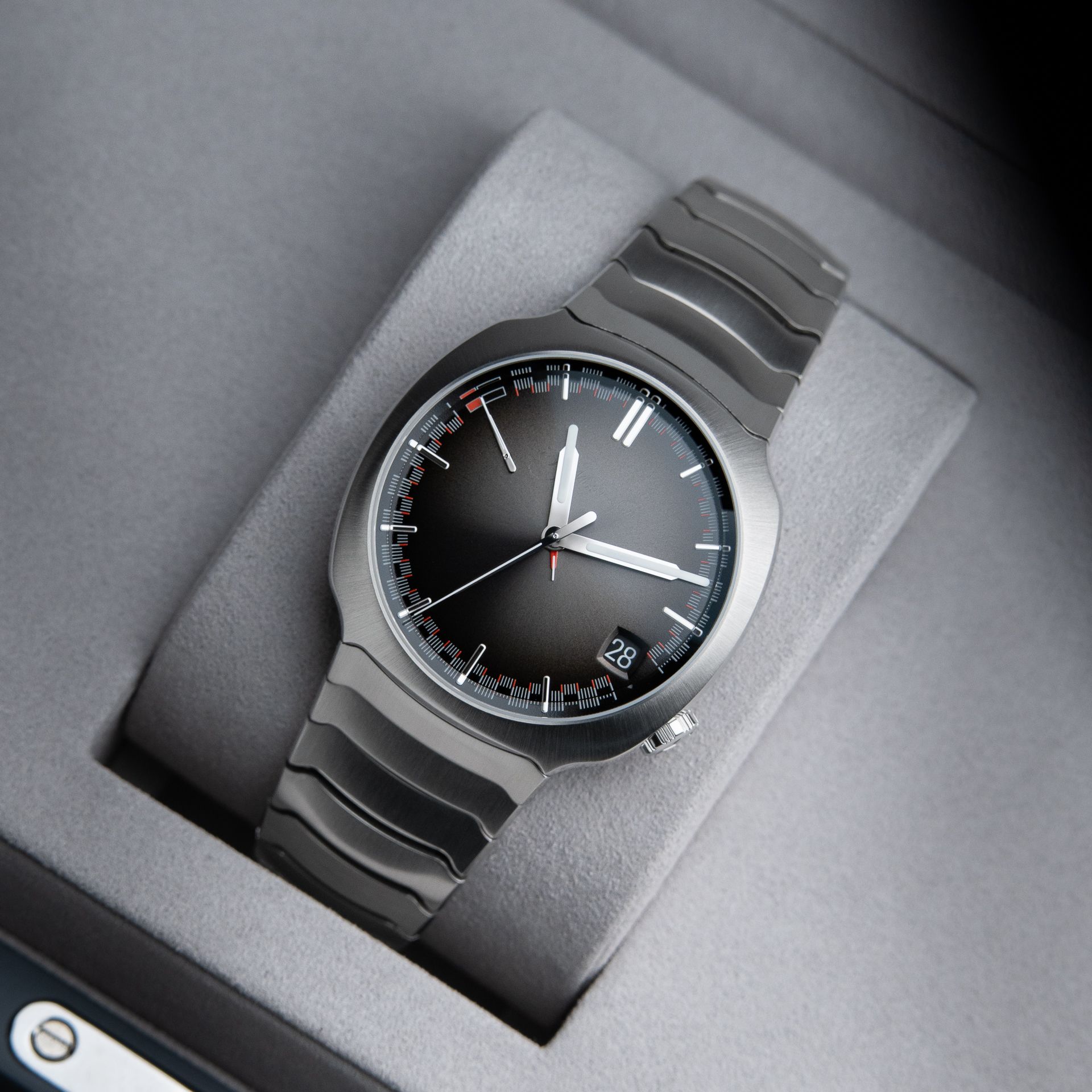 H.Moser & Cie. Streamliner Perpetual Calendar UNWORN 2026 Grey Fumé Dial