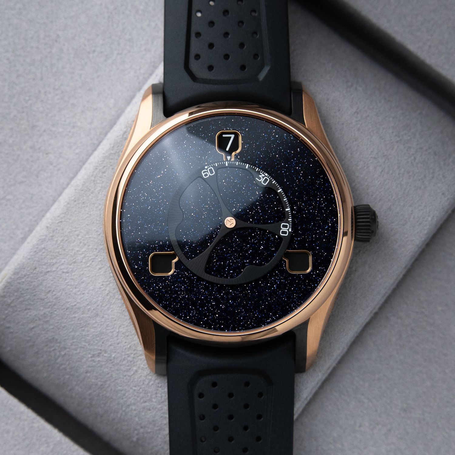 H.Moser & Cie. Pioneer Flying Hours UNWORN 2026 Limited Edition Red Gold Aventurine