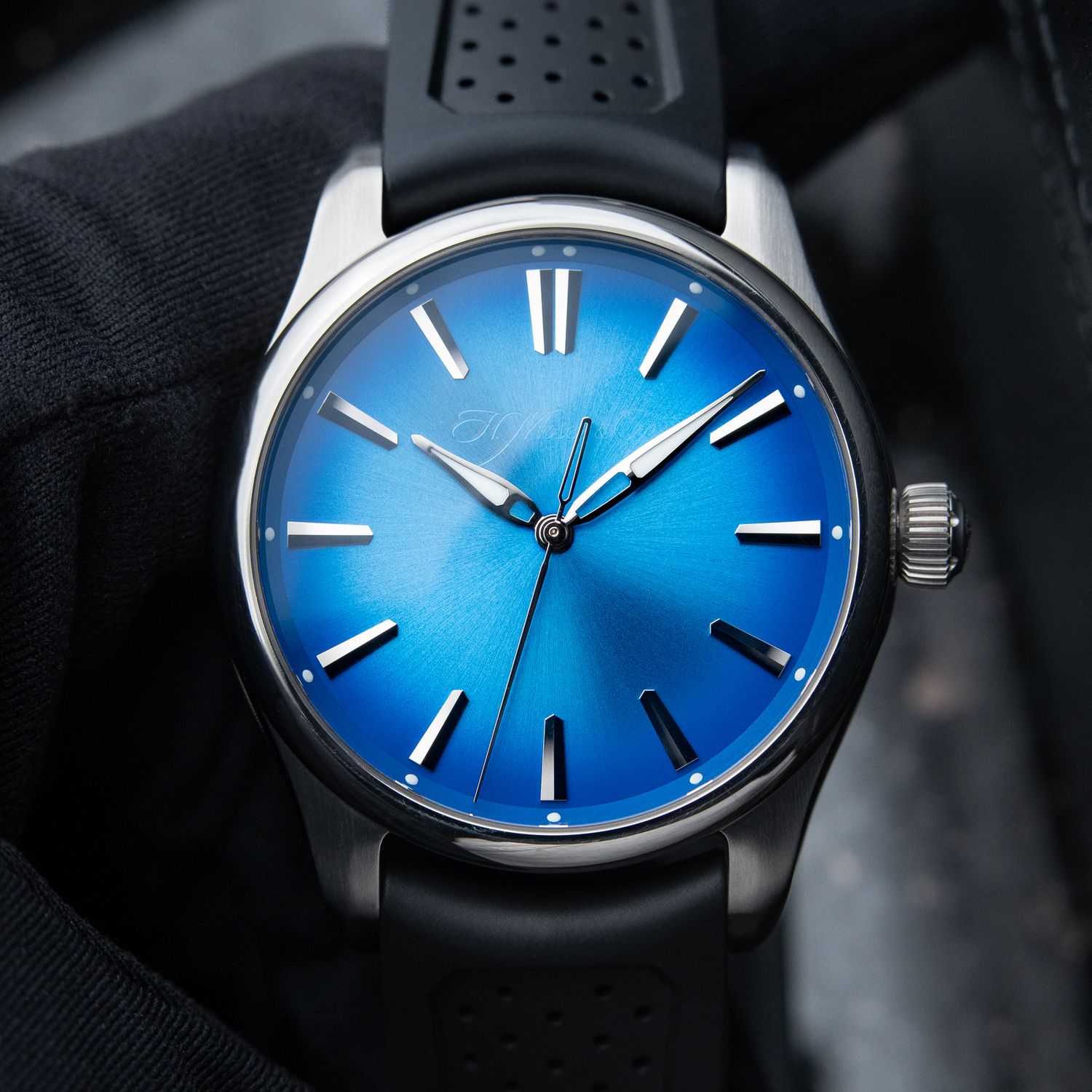 H.Moser & Cie. Pioneer Centre Seconds Arctic Blue Dial 7/2024 Steel 40mm