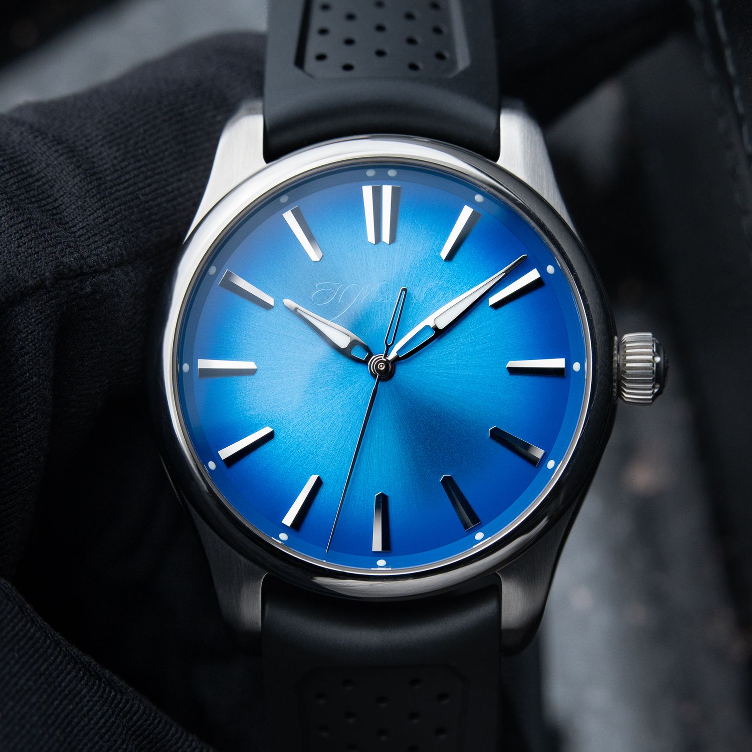 H.Moser & Cie. Pioneer Centre Seconds Arctic Blue Dial 7/2024 Steel 40mm