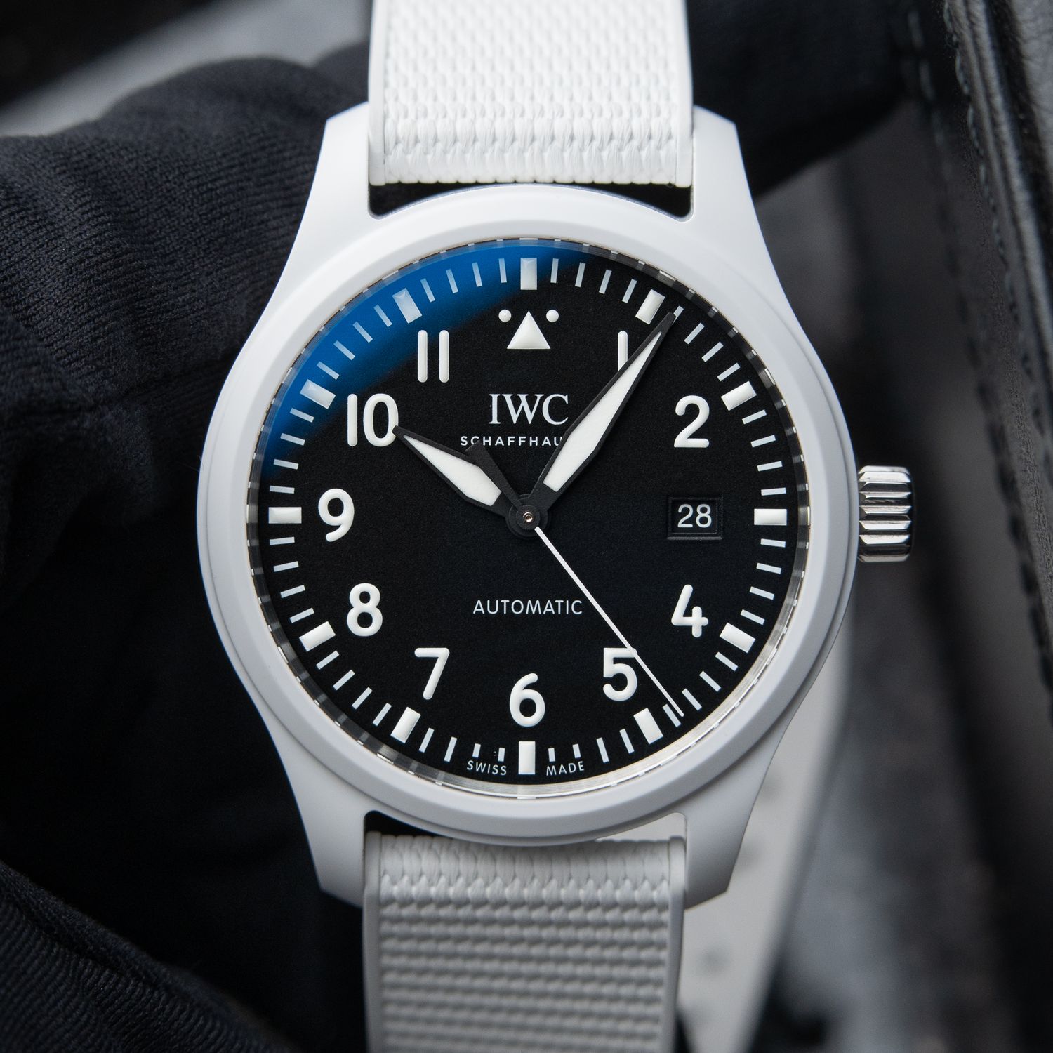 IWC Pilot's Watch Automatic 41 TOP GUN Lake Tahoe White Ceramic Black Dial 2025