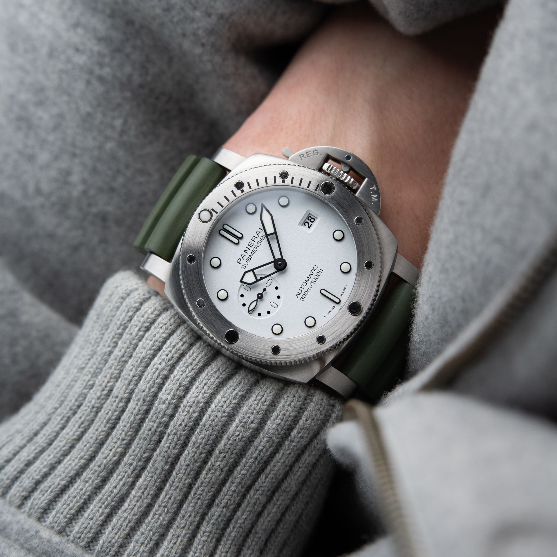 Panerai Luminor Submersible Bianco White Dial 3 Days 44 Automatic PAM1226