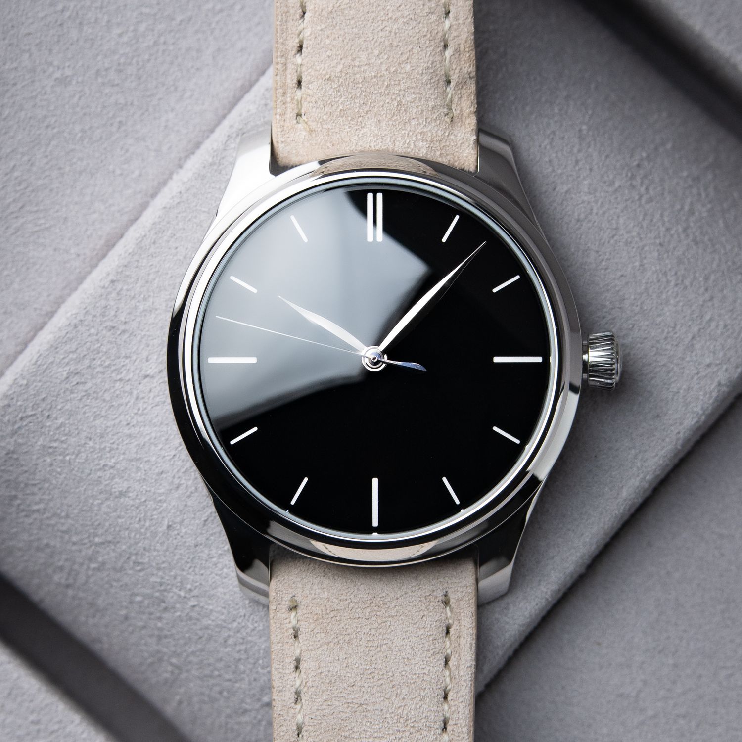 H.Moser & Cie. Endeavour Centre Seconds Vantablack STRAPS Steel Automatic H.Moser & Cie. Endeavour Centre Seconds Vantablack STRAPS Steel Automatic