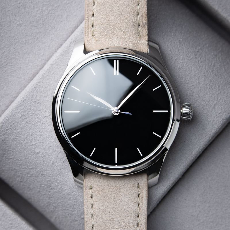 H.Moser & Cie. Endeavour Centre Seconds Vantablack STRAPS Steel Automatic