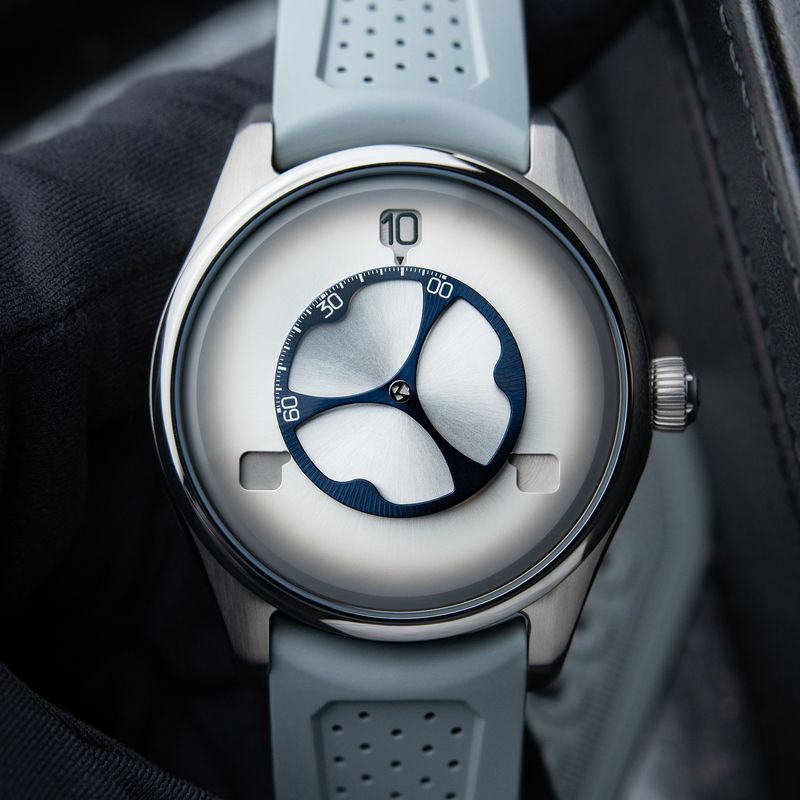 H.Moser & Cie. Pioneer Flying Hours UNWORN 2026 White Fumé 42.8 Automatic