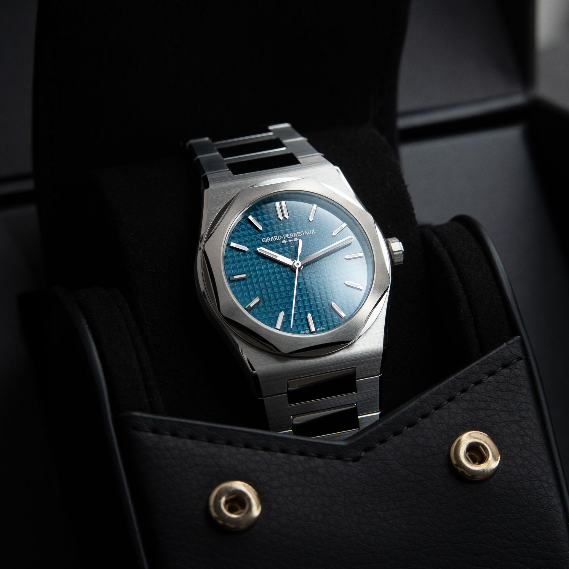 Girard Perregaux Laureato Fifty 50 UNWORN 2026 Blue Enamel Dial Steel 39mm