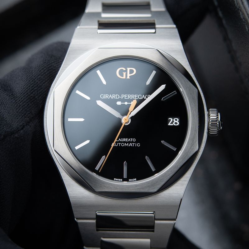 Girard Perregaux Laureato UNWORN 2026 Black Onyx Dial Infinity Edition 42