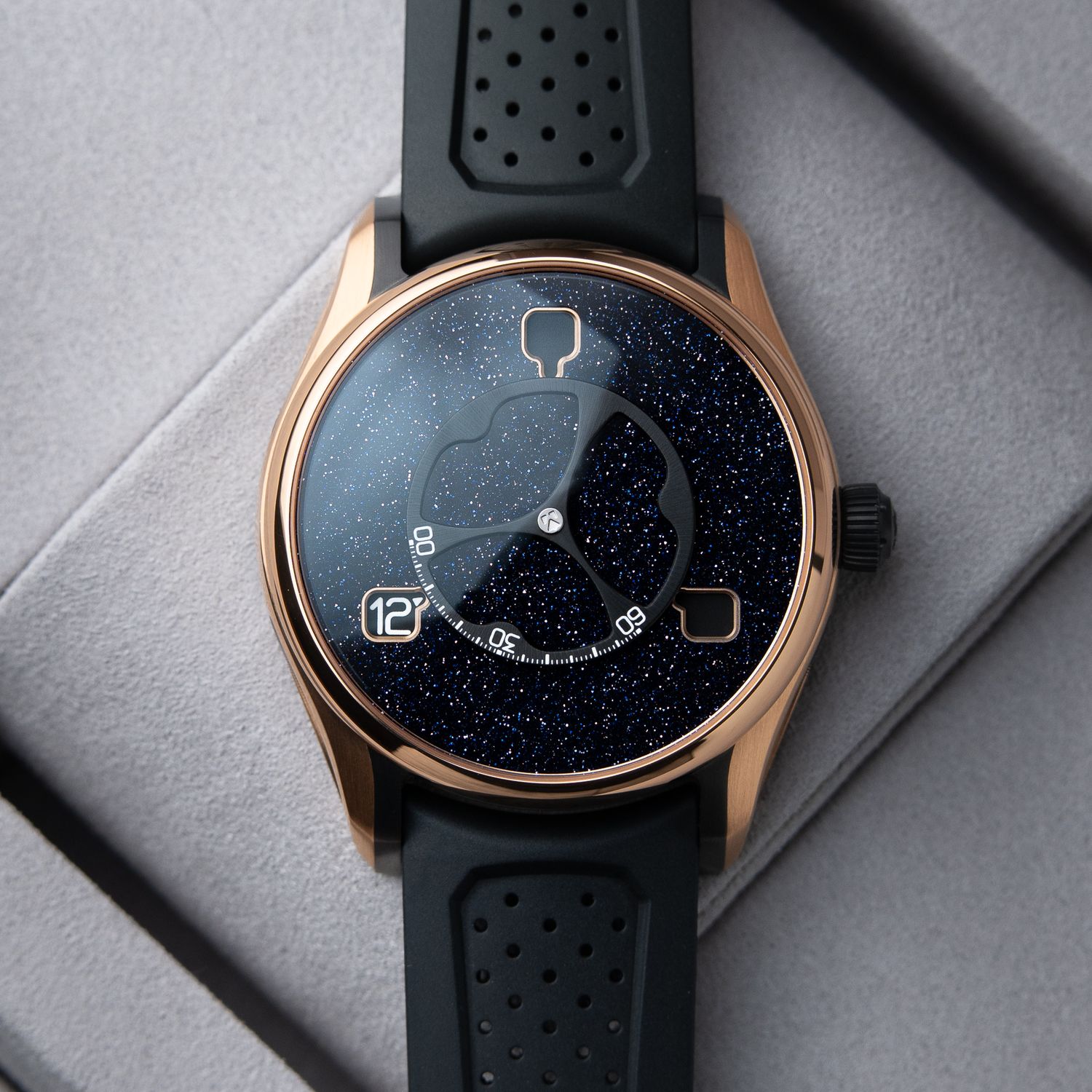 H.Moser & Cie. Pioneer Flying Hours UNWORN 2026 Limited Edition Red Gold Aventurine