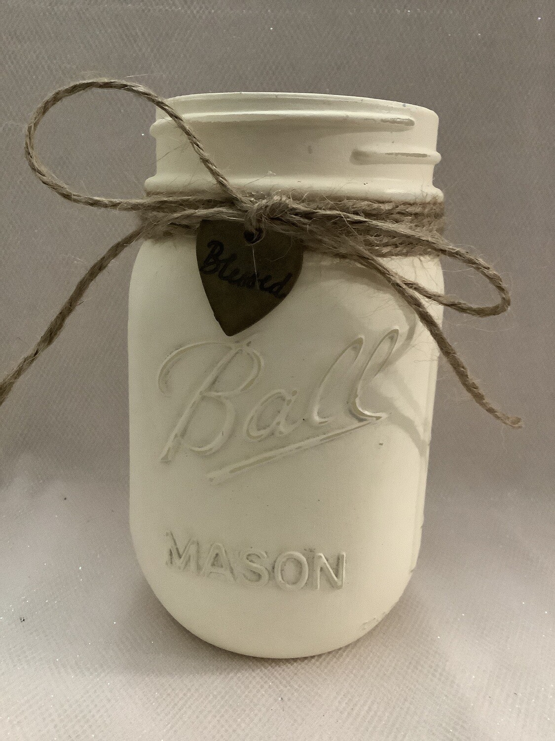PINT MASON JAR WITH CHARM WHITE