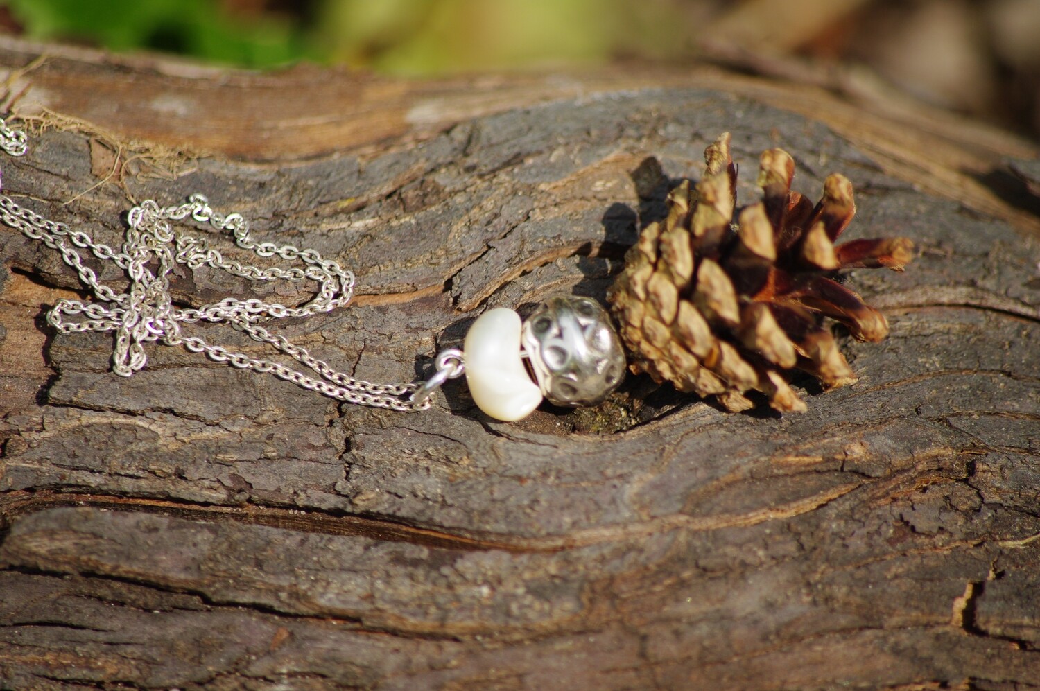Pendentif pomme de pin